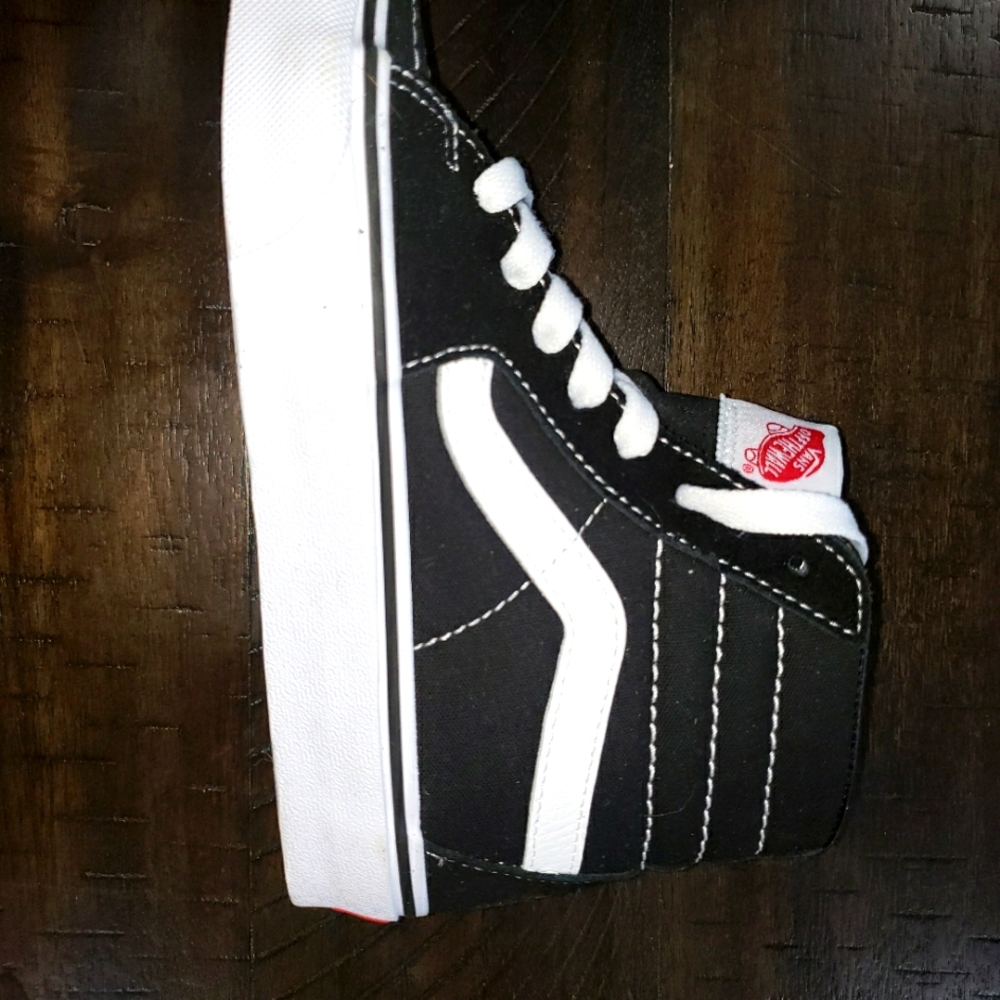 Vans - Picture 6 of 9